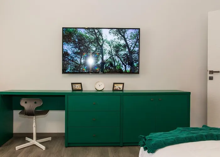 Apartment Premium By Mrg